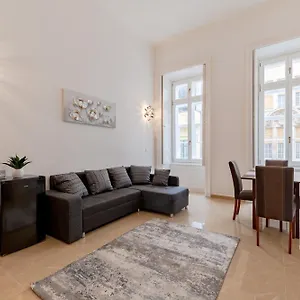 La Fortezza Panzio Apartment